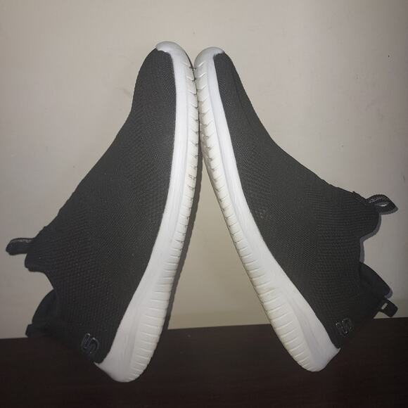 Skechers Womens Knit Sneakers 10M Slip Ons Ultra Flex First Comfort Black White - Picture 11 of 13